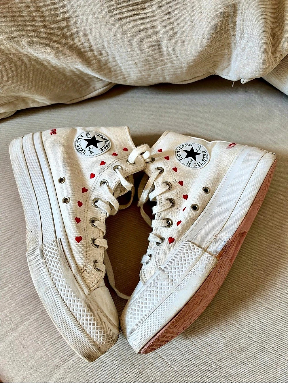 Converse Chuck Taylor All Star Lift Platform High Embroidered Hearts Lift Size 8